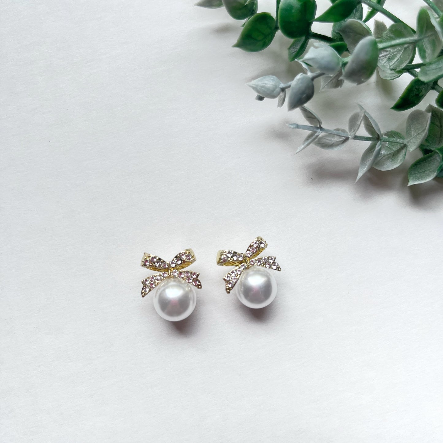 Pearl drop studs